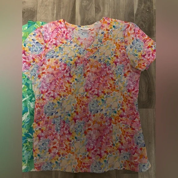 Colorful Patterned Scrub Top Lot - Picture 4 of 6